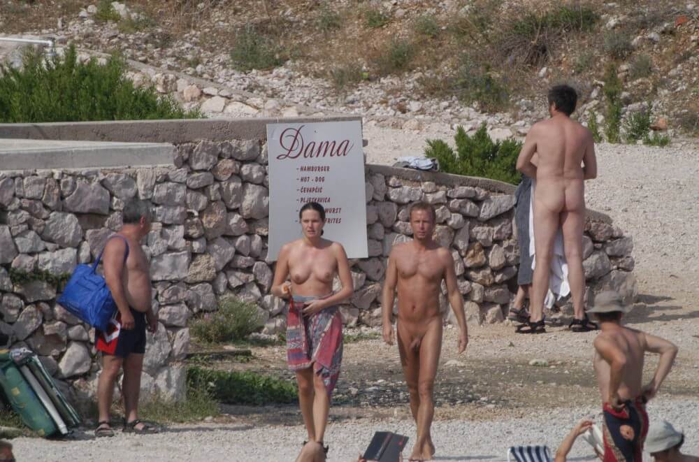 Baska Rock-Wall Path pics - Boundaries disappear in the world of naturism and nudism