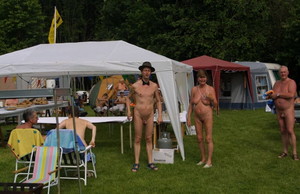 Holland Nature Home Stay pics - In naturism, people are equal regardless of circumstances