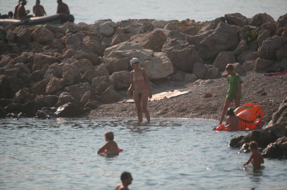 FKK cove pyramid in waters - A basic understanding of naturism is necessary