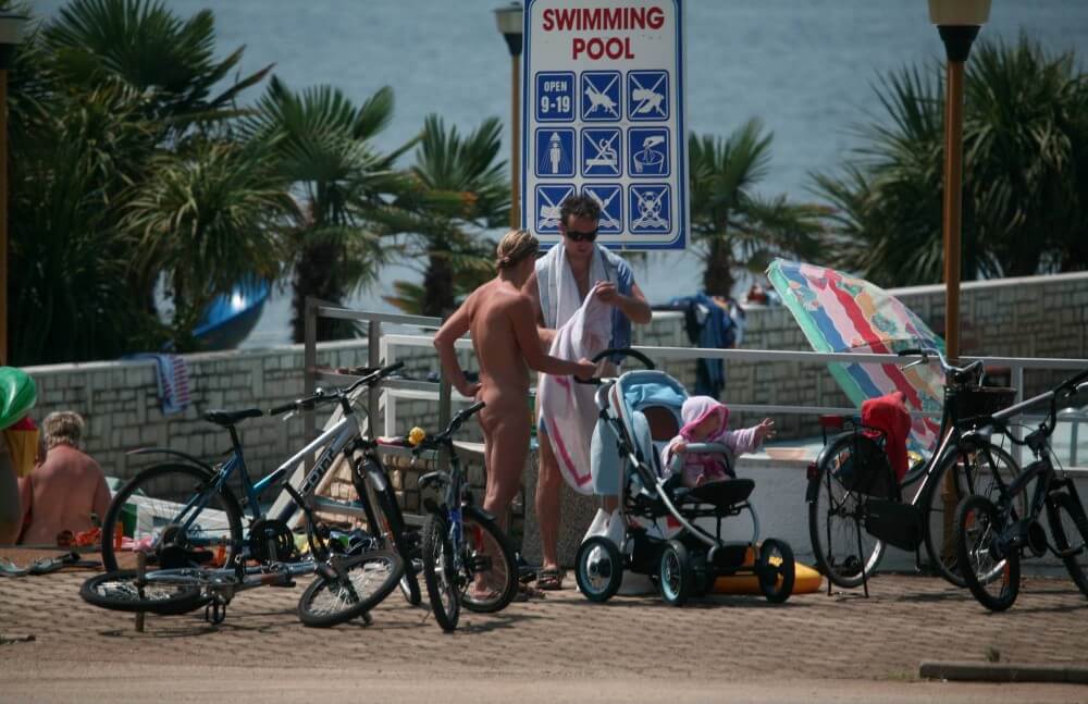 Poolside Camp Gathering pics - The community of naturist movement supporters and their values
