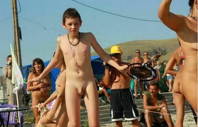 Nudists in Crimea photos - The naked body is an expression of freedom