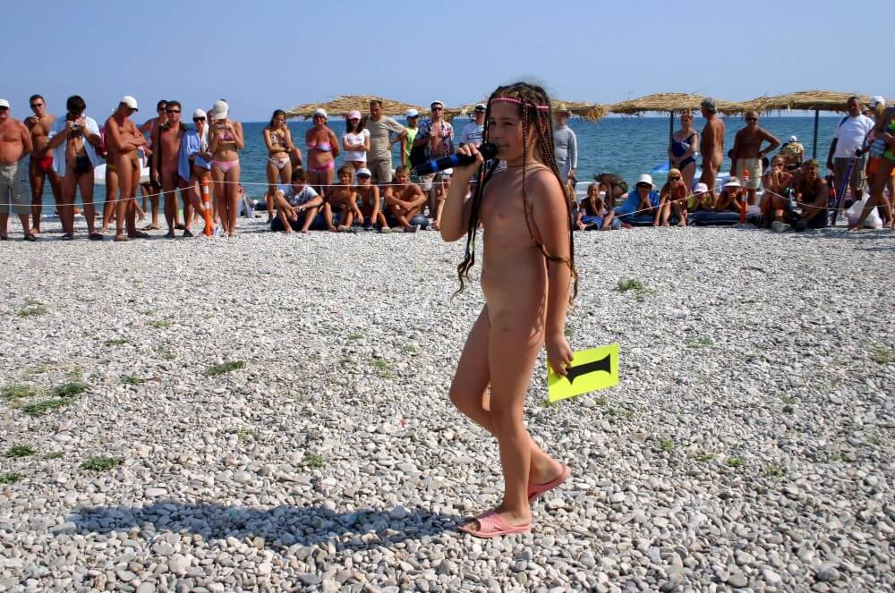 Naturist Mic Speech photos - Nudity helps one better understand oneself and the surrounding world