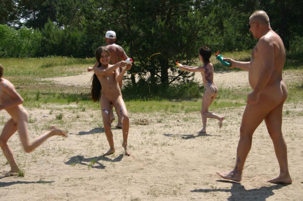 Kiev Group Painting Wild pics - Nudism teaches respect for the body and nature