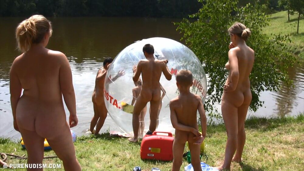 Aqua Nude Relaxation Full HD - This practice of going nude was embraced by the highest ranks of the aristocracy
