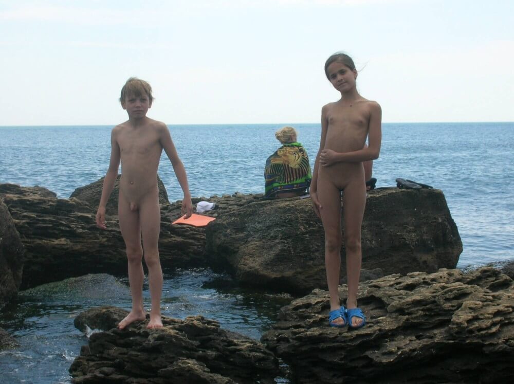 Beach Rocking Profile pics - Accepting oneself fully is the foundation of naturism