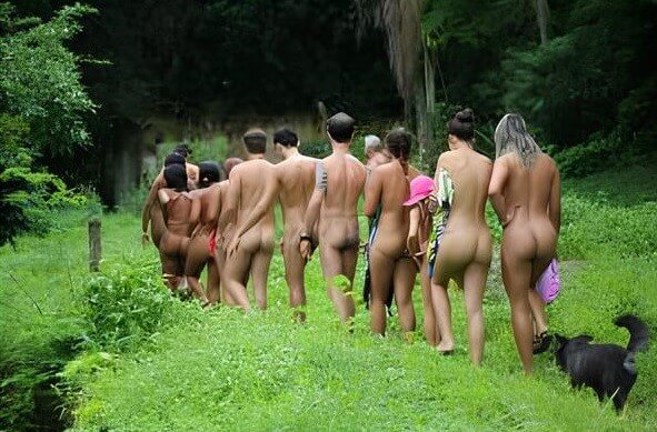 Lush Green Travels photos - There are many political figures among the movements supporters