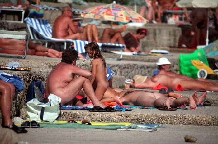 Passing Through Shores photo - Naturism and the ecological sustainability of natural recreation areas