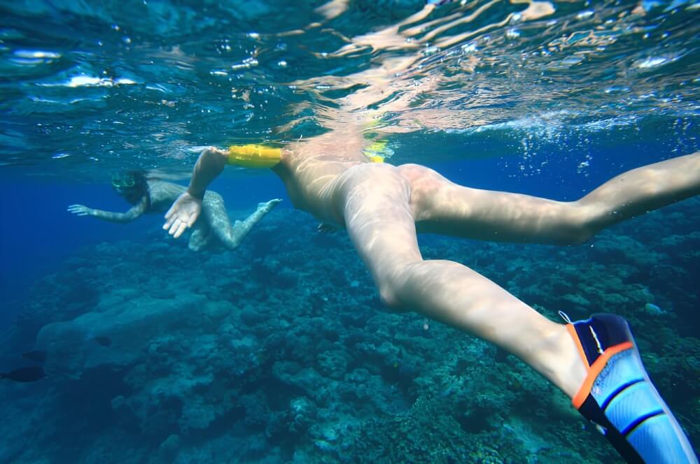 Nudism on the Red Sea photo gallery - Nudism fosters trust and mutual understanding
