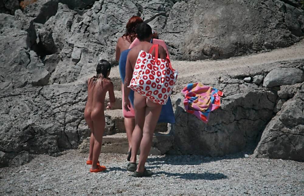 Calling To Go Home pics - Not being afraid of nudity is the path to inner freedom and harmony