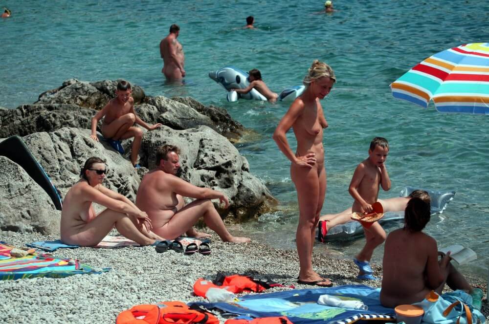 Rock Side Family Camping pics - Naturism as a lifestyle