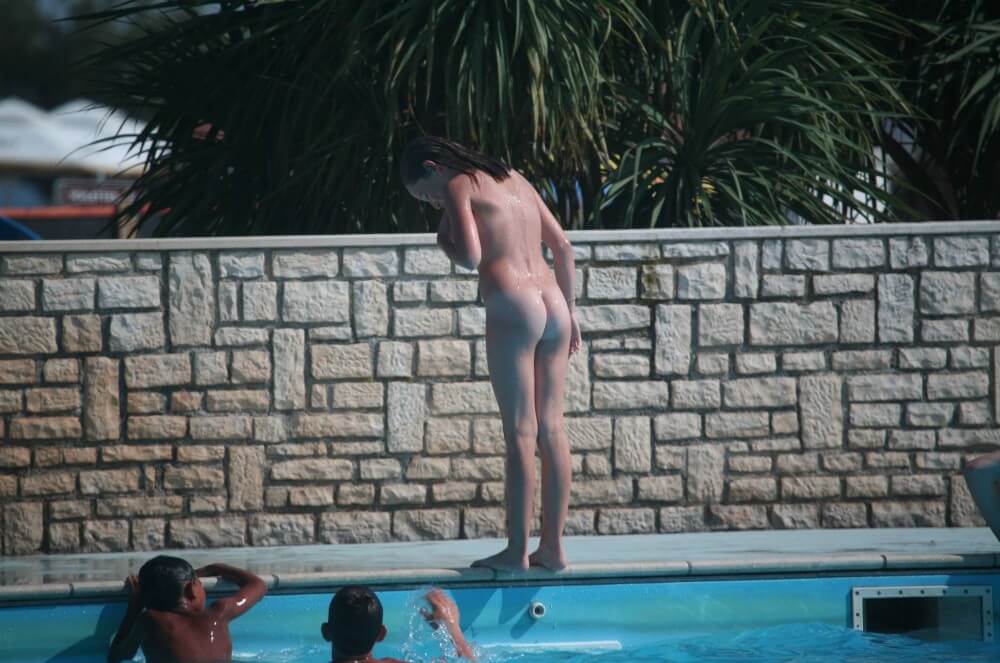 Naturist Pool-Side Singles pics - Its one thing to see nudists, but another to be a nudist yourself