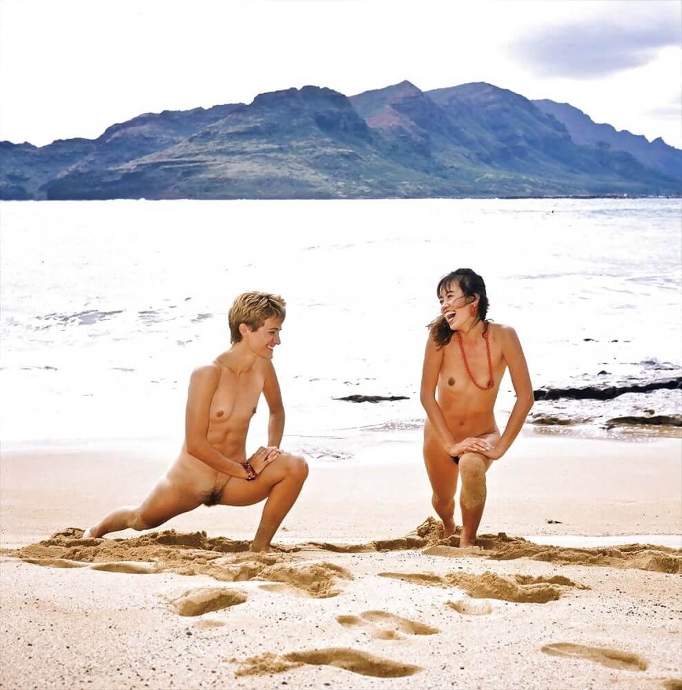 Retro naturism photos - A naked person is asexual among nudists