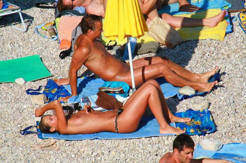 Ula FKK Bikini Couples Day pics - Physical freedom is important to many nudists