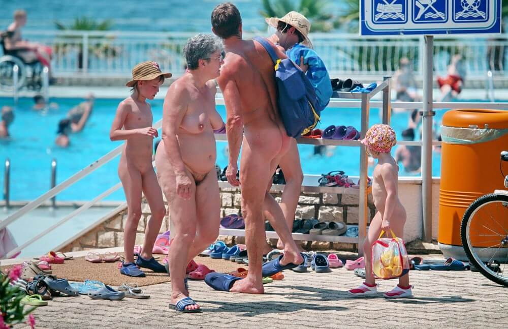 Family Poolside Grouping pics - Living in harmony with nature is the primary goal of the naturist and nudist lifestyle