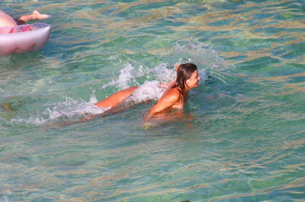 Ula FKK Teen Shore Run pics - Completely naked people on planet Earth