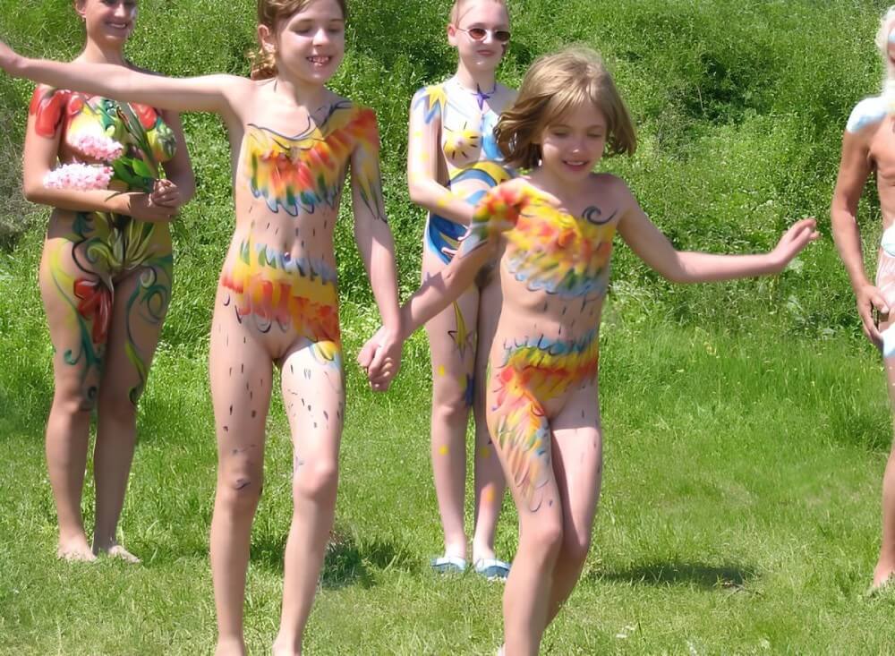 Naturism photo gallery # 29 - Nudism is based on sincerity