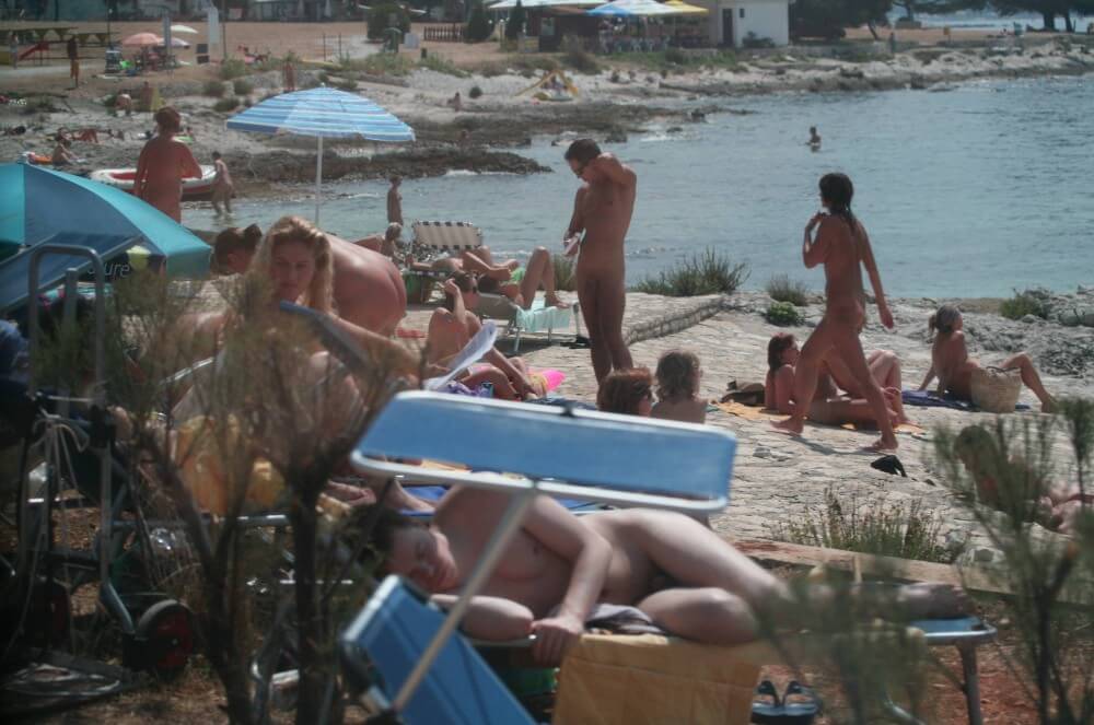 Nuda Beach Wide Outlook pics - Naturism as a lifestyle and a way to connect with nature