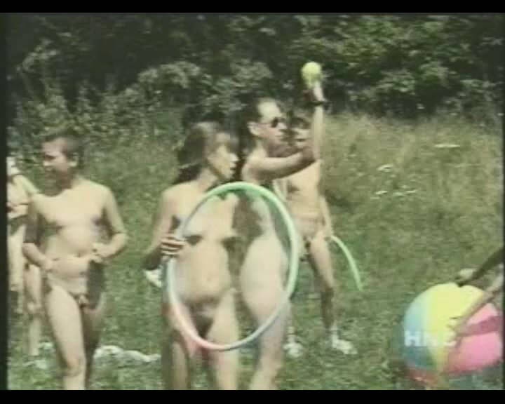 Helios Natura: Nudi Youth Weekend - The natural beauty of the body is revealed in nudism