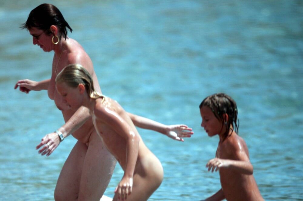 Running From the Waters pics - Current trends in the development of the naturist movement